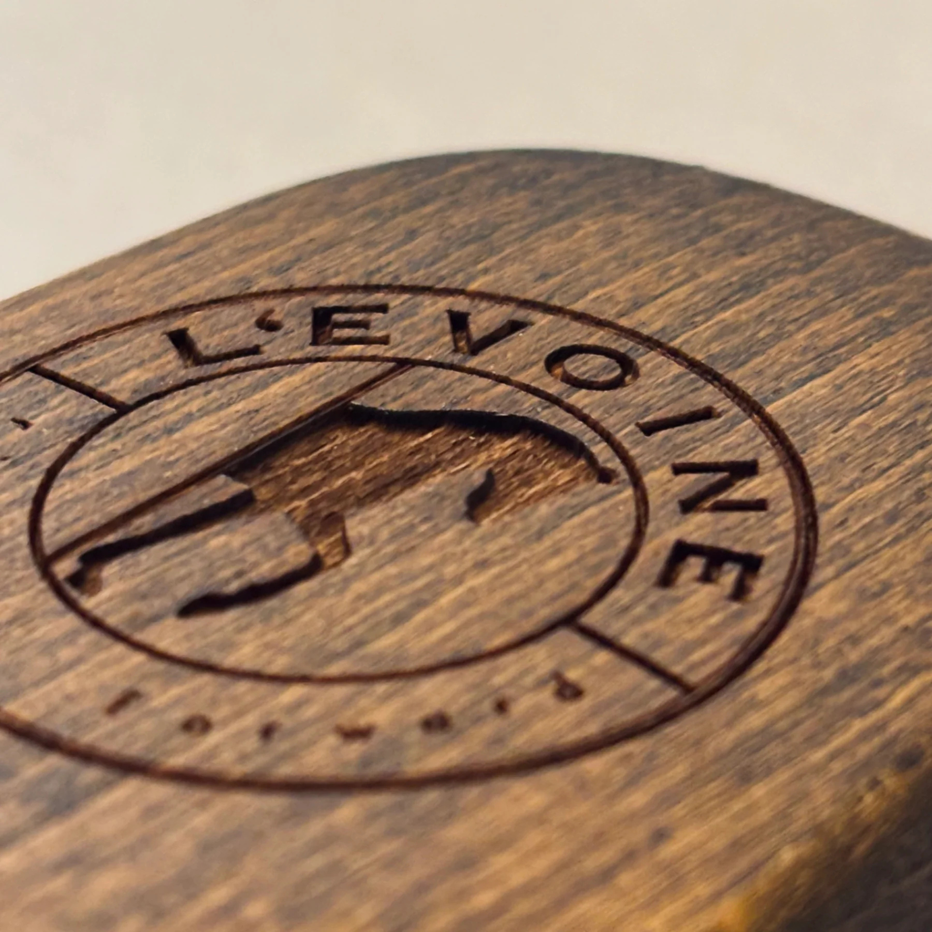 L'Evoine Pferdebürste Gravur